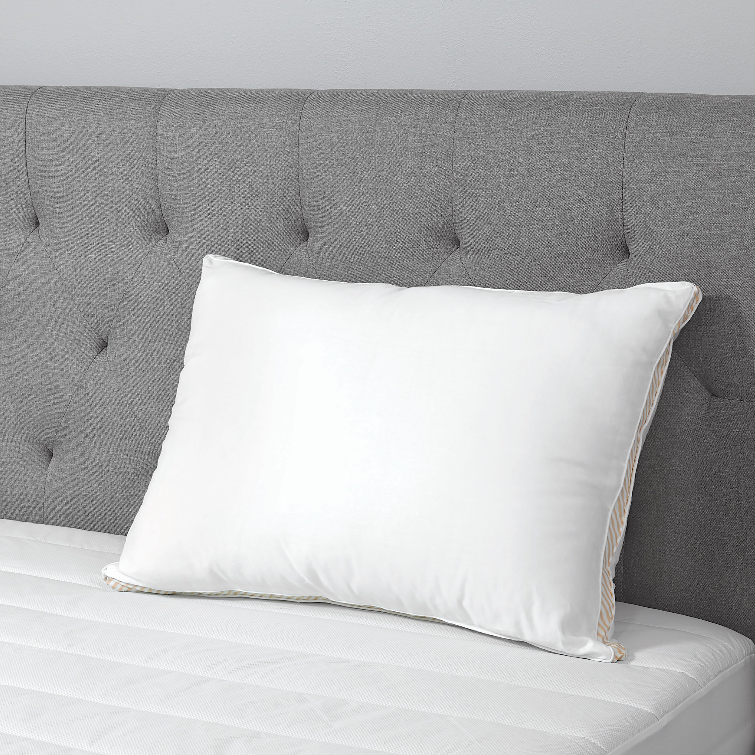 Sealy  Medium Support Pillow